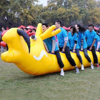 Čudan brod igračaka na naduvavanje