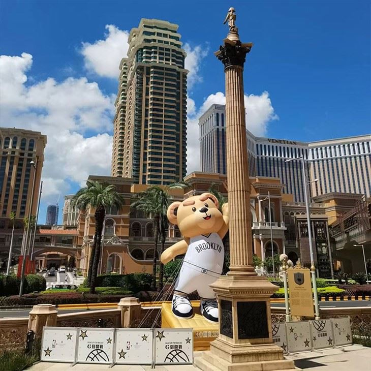 Inflatable Advertising Cute Cartoon Bear Playing Basketball suppliers